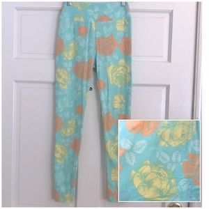 LulaRoe Romantic ROSE Print LEGGINGS *One Size*